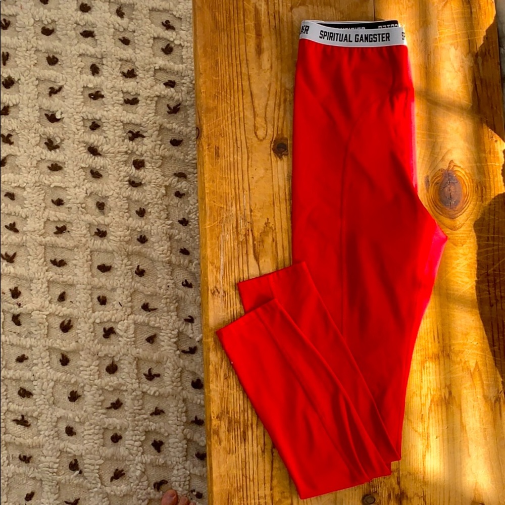 *LIKE NEW* Spiritual Gangster Red leggings. Med